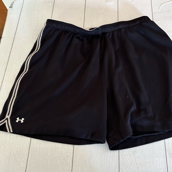 Under armor, heat gear, ladies, extra large lot of two shorts, athletic pull on - Picture 2 of 9